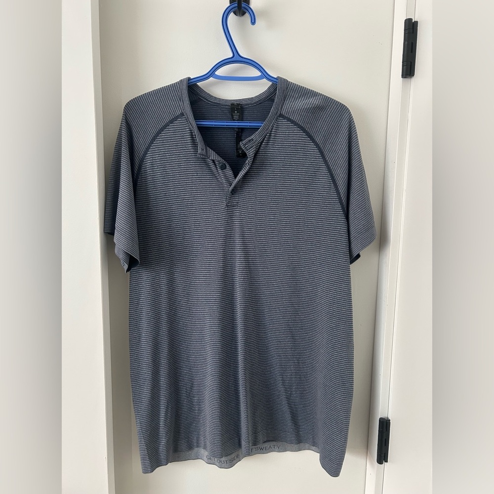 Lulu Metal Vent Tech Short Sleeve Henley Rare Large